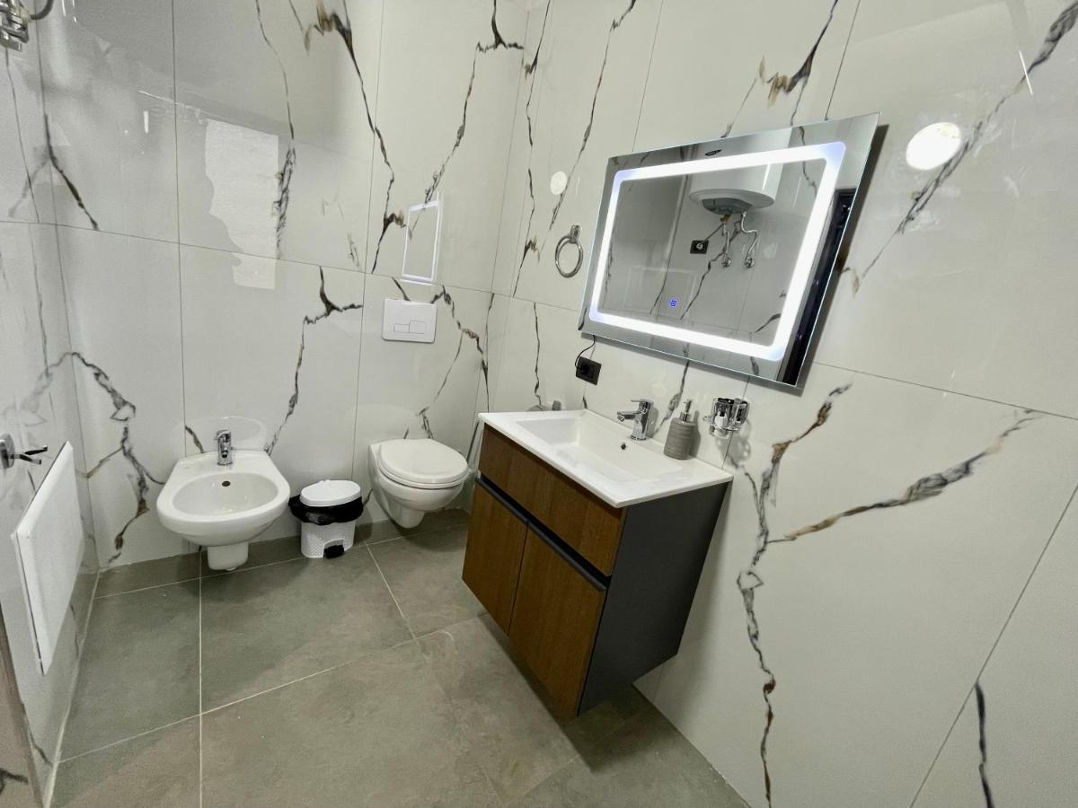 Keon Superb Studio Apartament Tiranë Luaran gambar