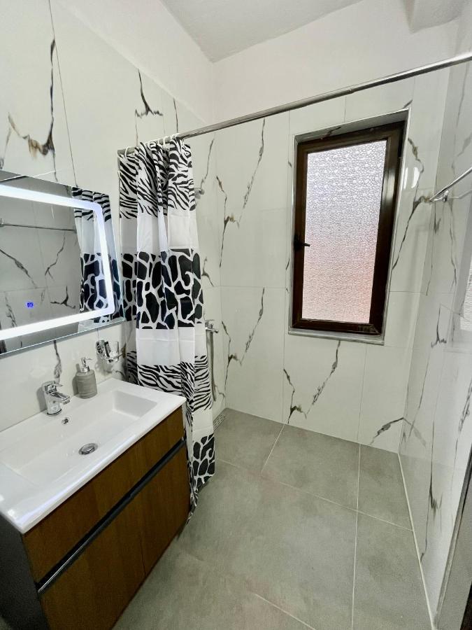 Keon Superb Studio Apartament Tiranë Luaran gambar