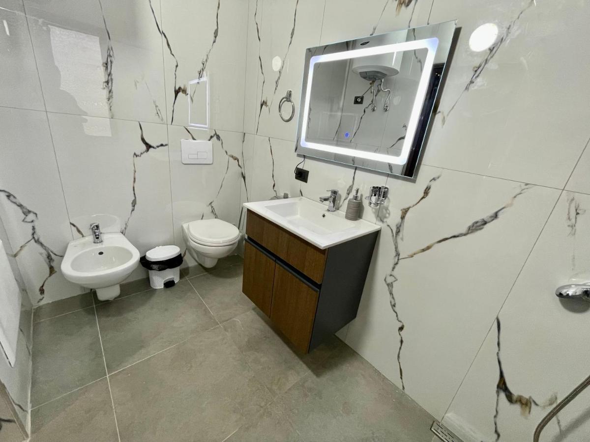 Keon Superb Studio Apartament Tiranë Luaran gambar