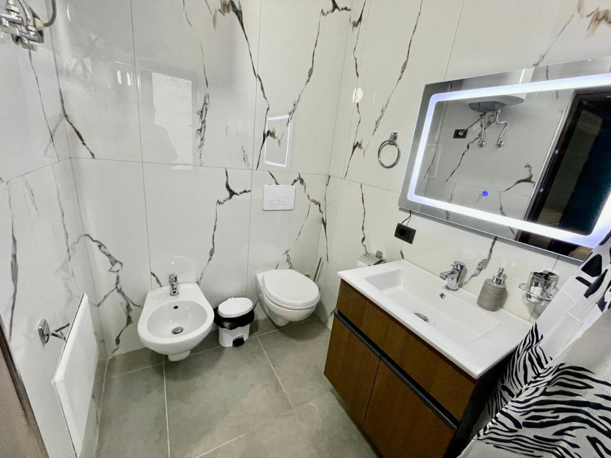Keon Superb Studio Apartament Tiranë Luaran gambar