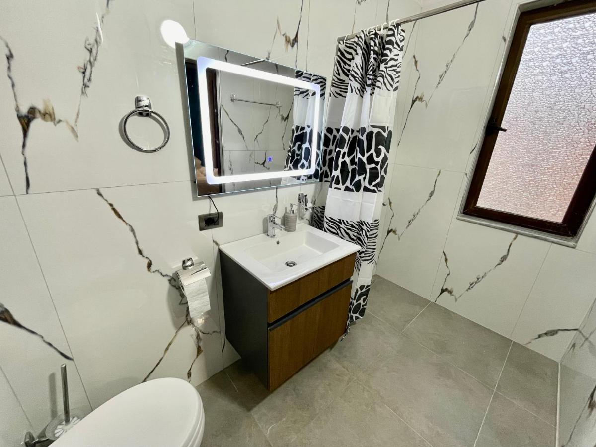 Keon Superb Studio Apartament Tiranë Luaran gambar
