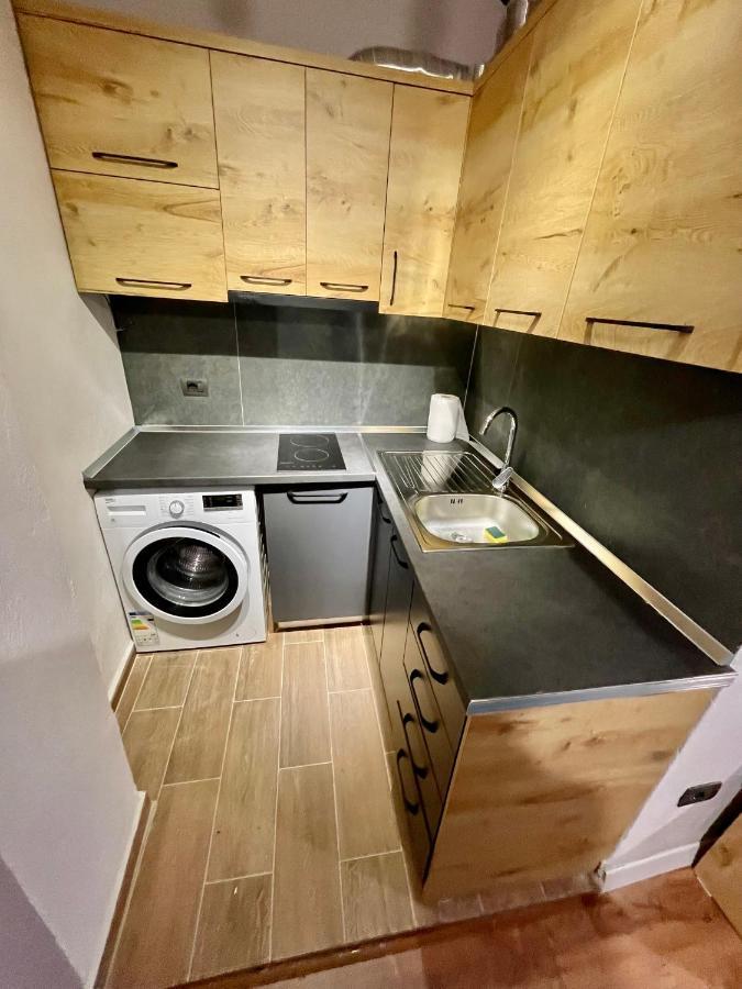 Keon Superb Studio Apartament Tiranë Luaran gambar