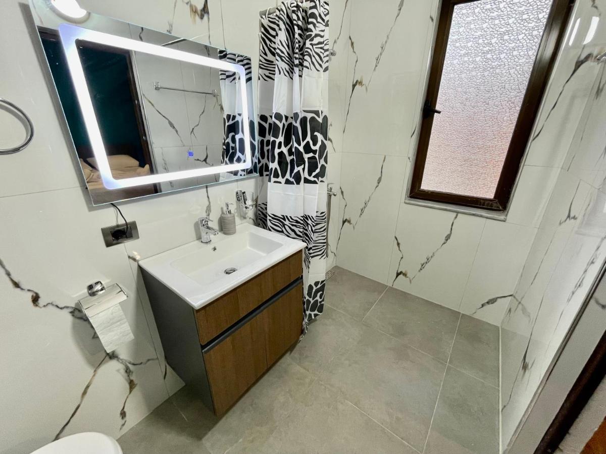 Keon Superb Studio Apartament Tiranë Luaran gambar